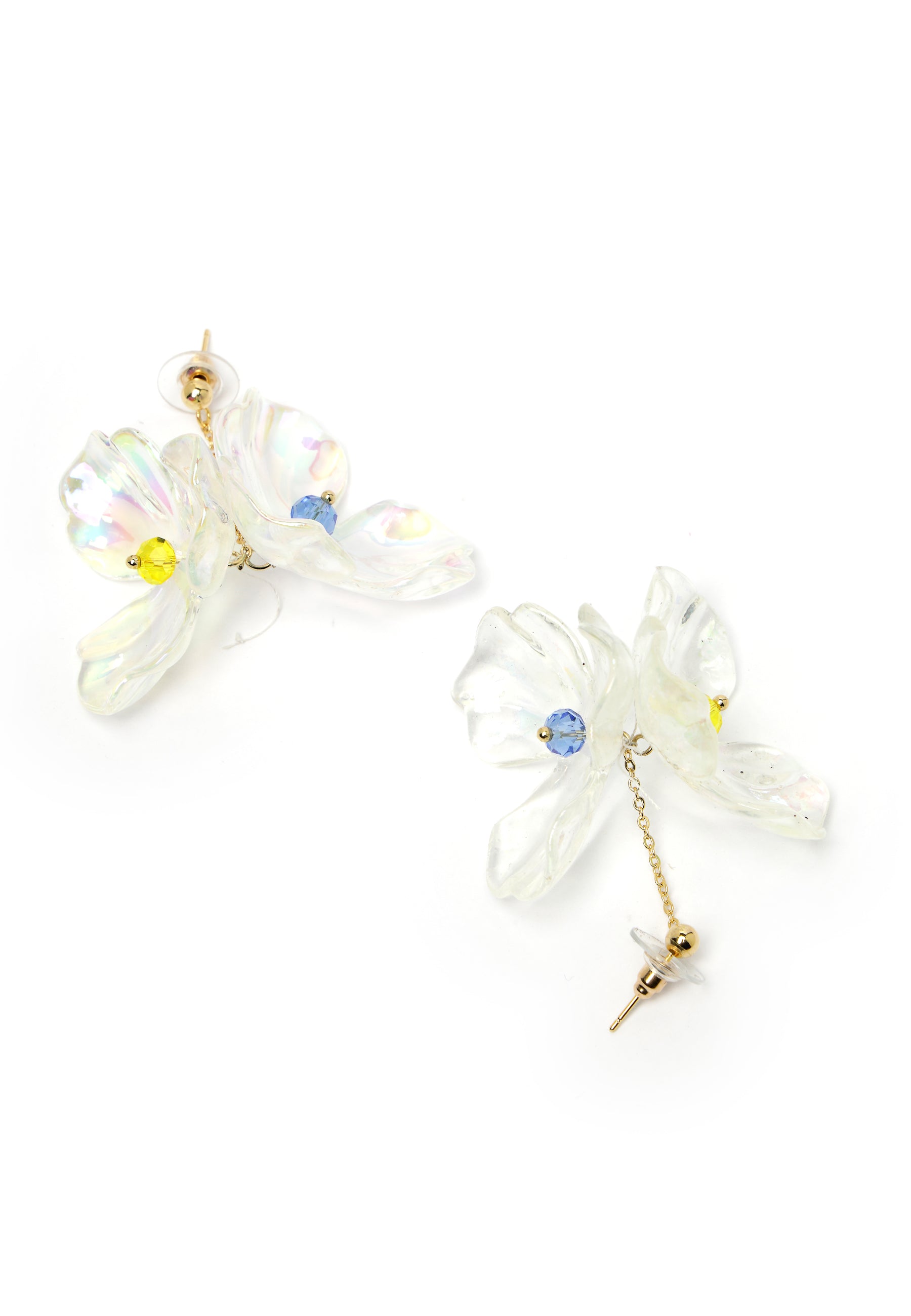 Boucles d'oreilles florales blanches