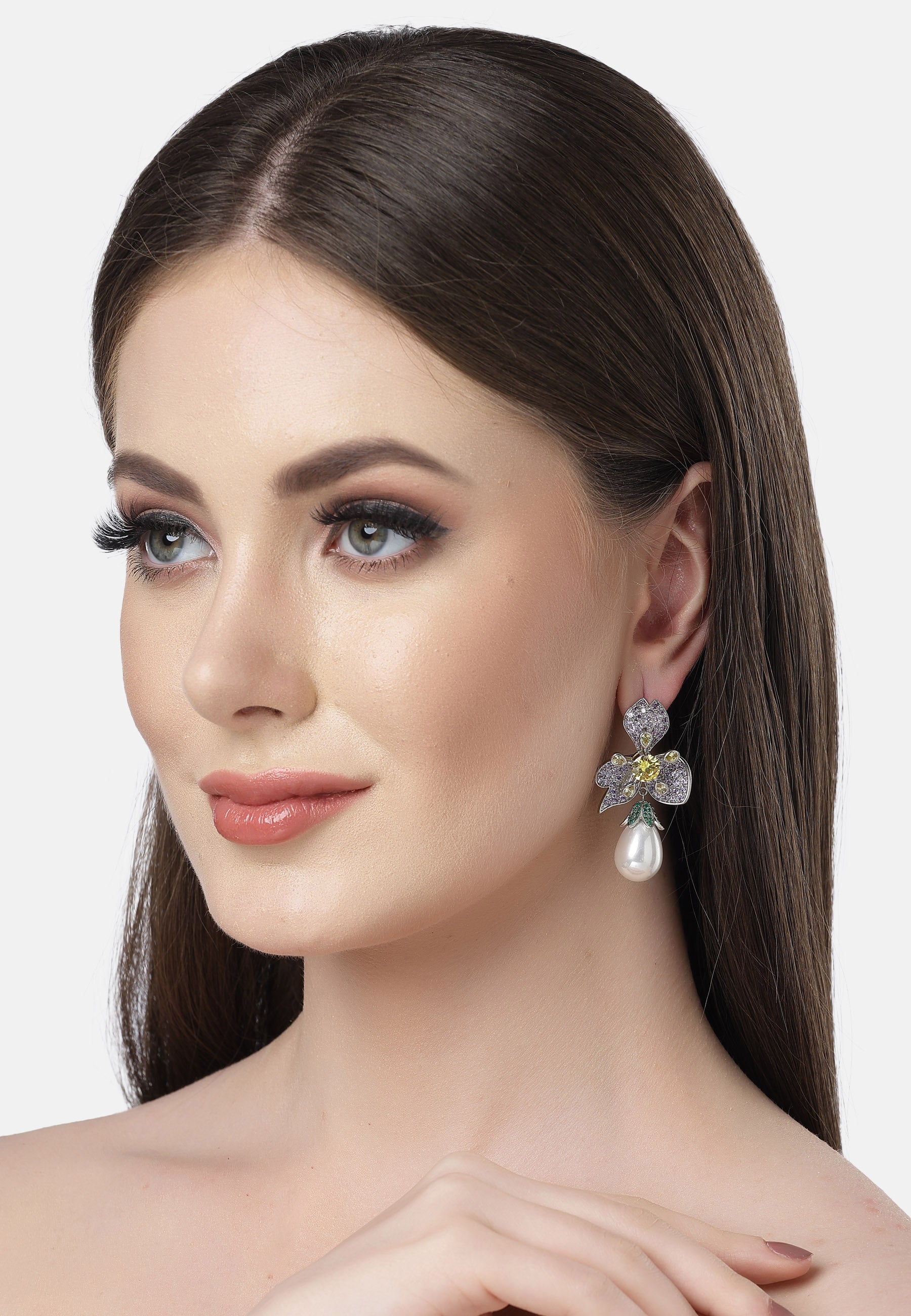 Boucles D'Oreilles Pendantes Florales En Zircone