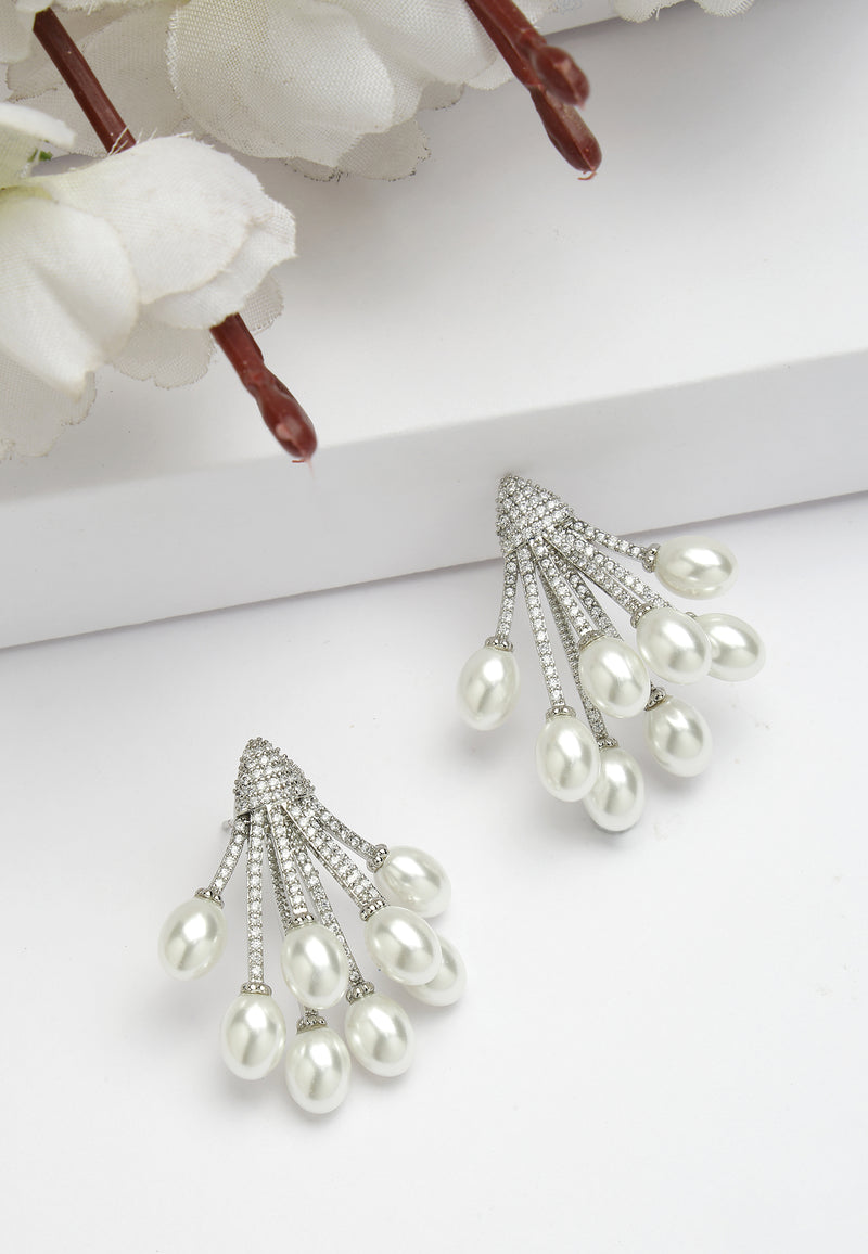 Boucles d'oreilles pendantes en grappe de zircons