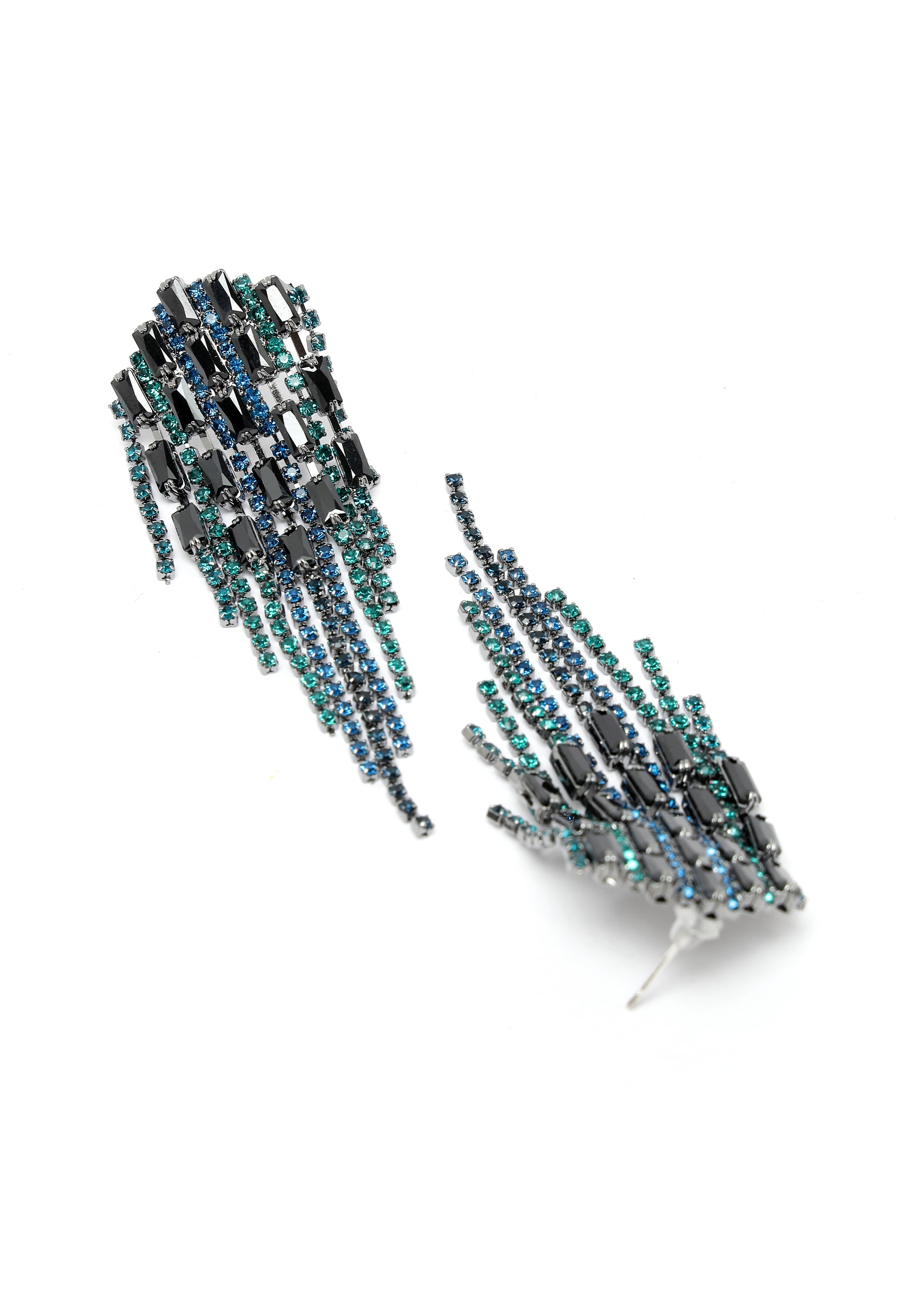 Orecchini pendenti con borchie di cristalli in blu