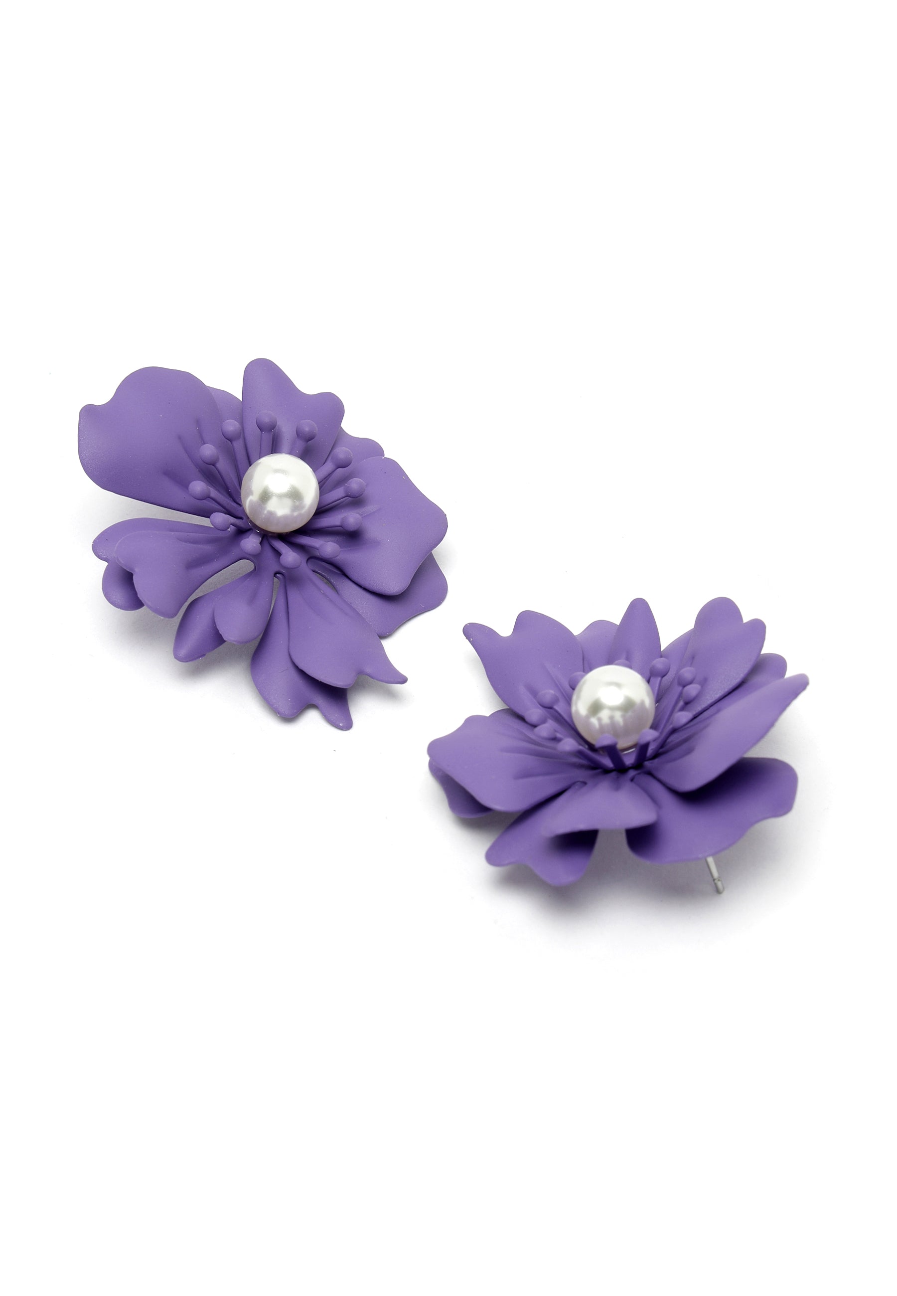 Blumenperlen-Ohrstecker in Violett