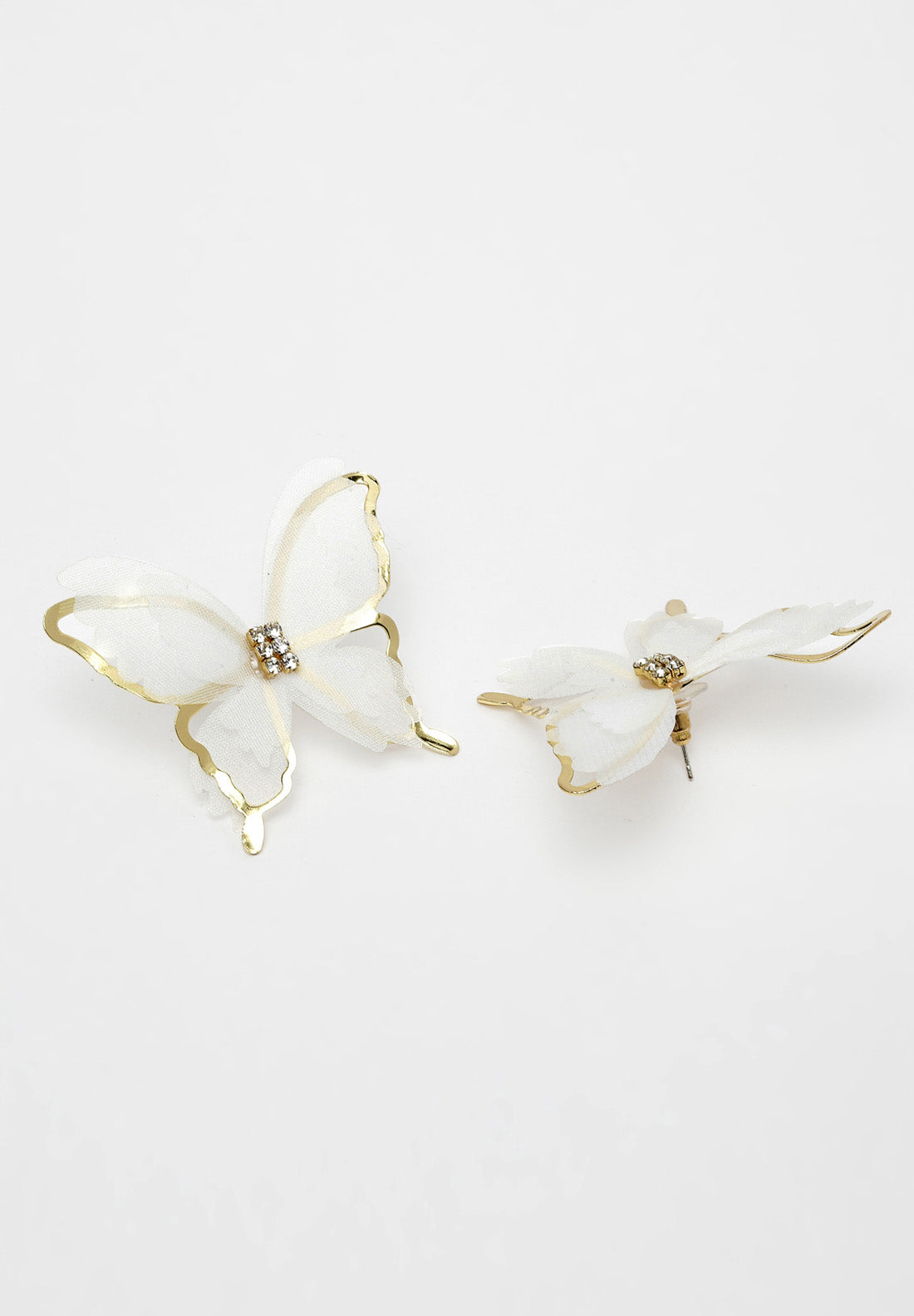Kolczyki ze złotymi i białymi kryształkami w kształcie motyli